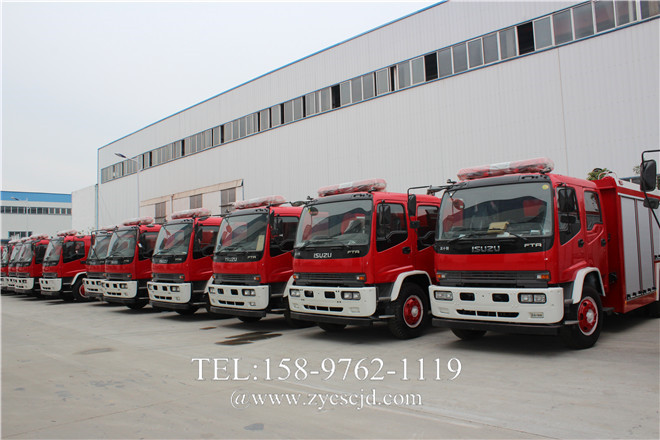五十鈴泡沫消防車