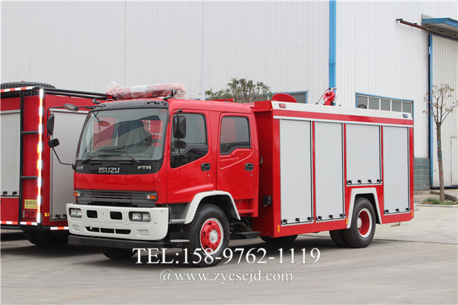 五十鈴泡沫消防車