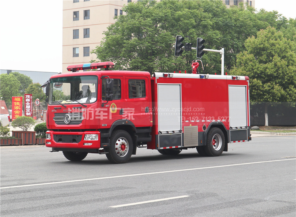東風(fēng)8噸水罐消防車(chē)